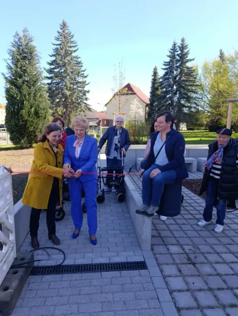 Übergabe des barrierefreien Eingangs am Bürgerhaus Legefeld