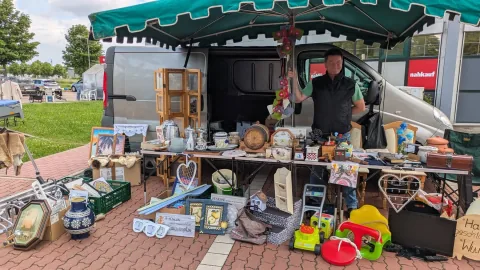 Flohmarktstand beim Dorfflohmarkt Legefeld 2026