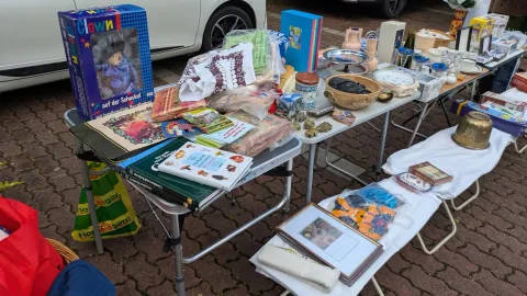 Flohmarktstand beim Dorfflohmarkt Legefeld 2026