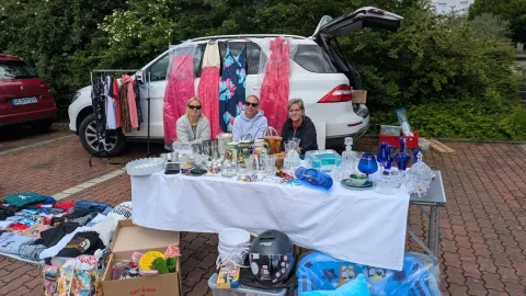 Flohmarktstand beim Dorfflohmarkt Legefeld 2026
