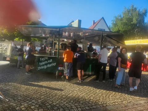 Getränkewagen des SV Einheit Legefeld beim Maientanz am Dorfanger