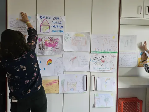 Kinderzeichnungen für den Erhalt der Grundschule Legefeld