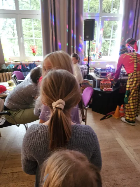 Blick in den gut besuchten Veranstaltungsraum