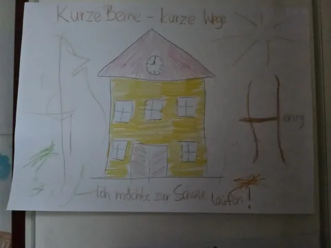 Kinderzeichnung einer Schule mit dem Wunsch nach kurzen Wegen